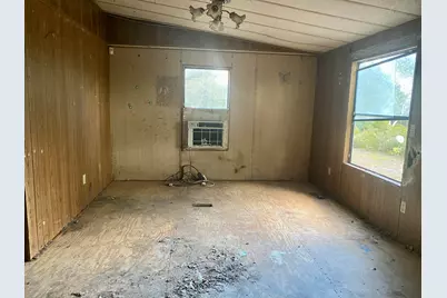 4977 Douglas Ferry Road, Caryville, FL 32427 - Photo 12