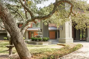 204 Laura Ln, Gulf Breeze, FL 32561 - Photo 10