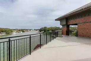 204 Laura Ln, Gulf Breeze, FL 32561 - Photo 38