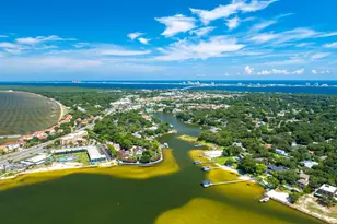 204 Laura Ln, Gulf Breeze, FL 32561 - Photo 50