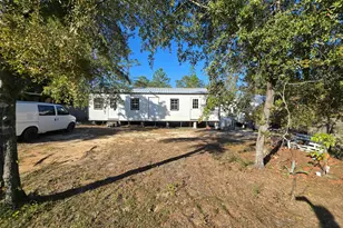261 E Jonquil Ave E, Defuniak Springs, FL 32433 - Photo 4