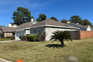 1131 Jeni Mae Ct, Fort Walton Beach, FL 32547 - Photo 2