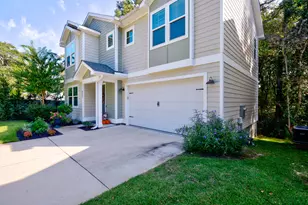 527 Maple Ave, Niceville, FL 32578 - Photo 2