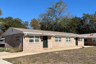 715 Greenwood St, Fort Walton Beach, FL 32547 - Photo 1