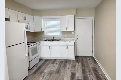 715 Greenwood Street #B, Fort Walton Beach, FL 32547 - Photo 6