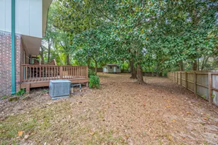 2401 Roberts Dr, Niceville, FL 32578 - Photo 40