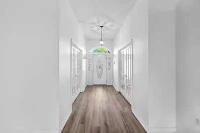 9655 Parker Lake Circle, Navarre, FL 32566 - Photo 2