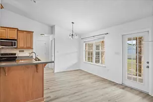 9655 Parker Lake Cir, Navarre, FL 32566 - Photo 22