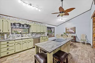 6523 Robar Tesora St, Navarre, FL 32566 - Photo 10