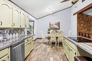 6523 Robar Tesora St, Navarre, FL 32566 - Photo 8