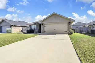 125 Ridgeway Cir, Crestview, FL 32536 - Photo 2