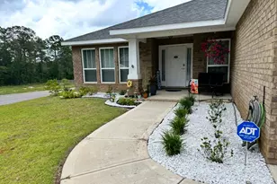3041 Crown Creek Cir, Crestview, FL 32539 - Photo 4