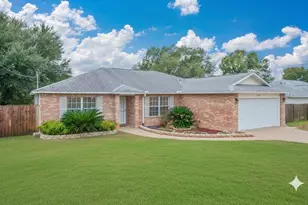 217 Lustan Dr, Crestview, FL 32536 - Photo 2