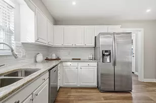 258 NW Briarwood Circle NW, Fort Walton Beach, FL 32548 - Photo 6