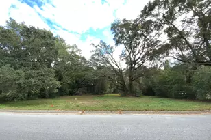 627 E Ditmar Street E, Pensacola, FL 32503 - Photo 1