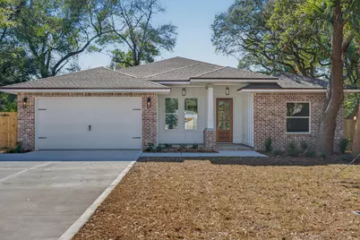 228 NE Greenbrier Circle NE, Fort Walton Beach, FL 32547 - Photo 1