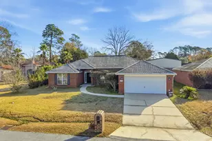 4227 Shadow Ln, Niceville, FL 32578 - Photo 2