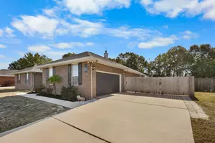 2392 Agerton St, Crestview, FL 32536 - Photo 4