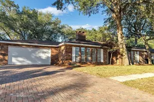 333 Shannon Ct NW Ct, Fort Walton Beach, FL 32548 - Photo 1