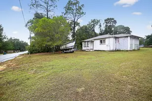 950 B St, Crestview, FL 32536 - Photo 6