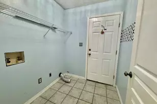 129 Wright Cir, Niceville, FL 32578 - Photo 8