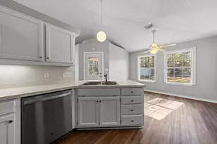 2528 Hilton Dr, Navarre, FL 32566 - Photo 22