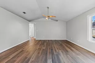 2528 Hilton Dr, Navarre, FL 32566 - Photo 12