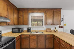 212 Aza Pl, Crestview, FL 32539 - Photo 8