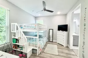 215 Allen St, Niceville, FL 32578 - Photo 2