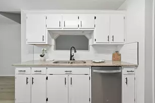 2202 Avenida De Sol, Navarre, FL 32566 - Photo 6