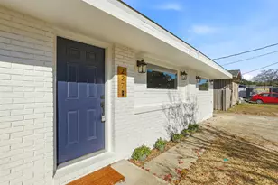 227 NW Katherine Pl NW, Fort Walton Beach, FL 32548 - Photo 2