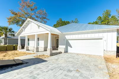 61 E Grizzly Street E, Freeport, FL 32439 - Photo 1