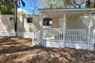 808 E Chestnut Ave E, Crestview, FL 32539 - Photo 1