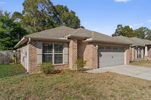 227 January Ct, Crestview, FL 32539 - Photo 2