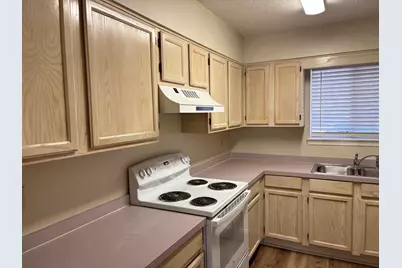 2 NW Cinderella Lane NW #D, Fort Walton Beach, FL 32547 - Photo 8