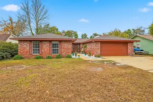 22 E Casa Loma Dr E, Mary Esther, FL 32569 - Photo 2