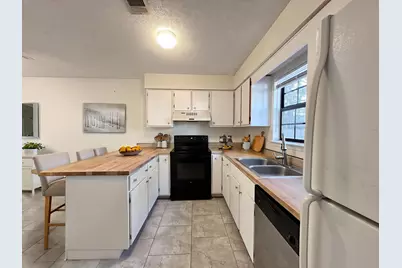 223 Oxford Court, Mary Esther, FL 32569 - Photo 2