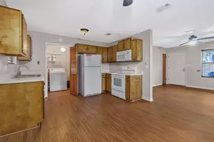 400 31st St, Niceville, FL 32578 - Photo 8