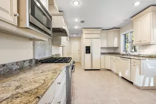 1009 E Troon Dr E, Niceville, FL 32578 - Photo 38