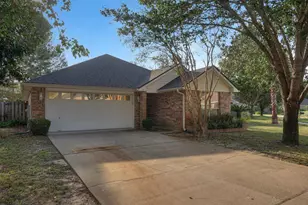 349 Louise Cir, Destin, FL 32541 - Photo 1