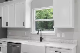 1403 Madelyn Wds Dr, Pensacola, FL 32506 - Photo 12