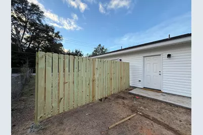 32 Constitution Avenue Avenue #A-B, Defuniak Springs, FL 32433 - Photo 12