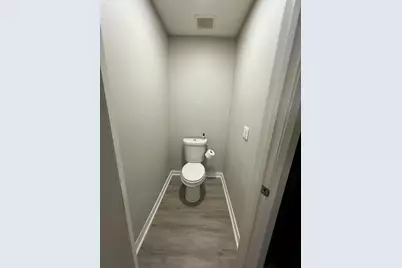 9726 Parker Lake Circle, Navarre, FL 32566 - Photo 22