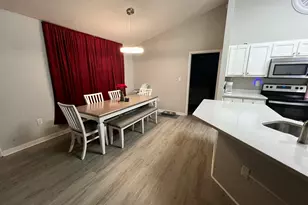 9726 Parker Lake Cir, Navarre, FL 32566 - Photo 10