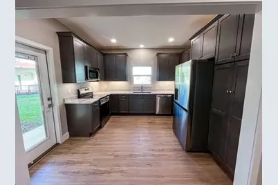 2885 Leahs Lane, Navarre, FL 32566 - Photo 4