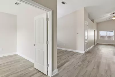 697 Marquis Way, Freeport, FL 32439 - Photo 4