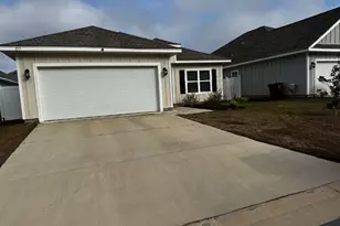 157 Blooming Cv, Crestview, FL 32539 - Photo 2