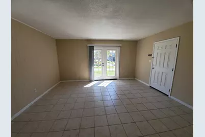 2100 W Beach Drive W #APT B102, Panama City, FL 32401 - Photo 2