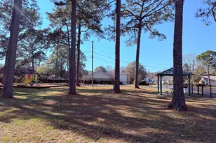 301 Dawn Ln, Mary Esther, FL 32569 - Photo 2