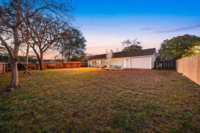 7867 Pleasant Oak Avenue, Navarre, FL 32566 - Photo 14